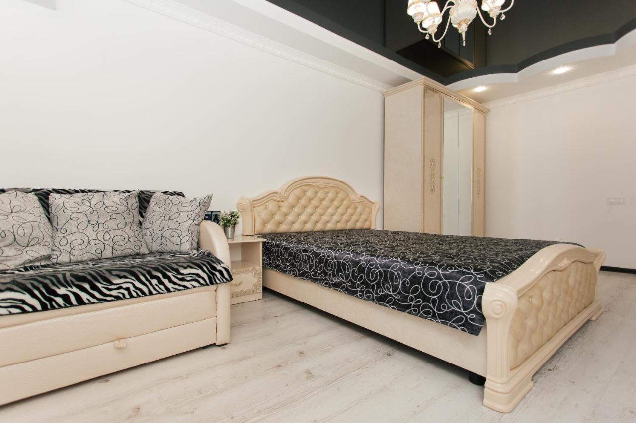 De Luxe Apartments Centr Illinskaya Sumy Exterior foto